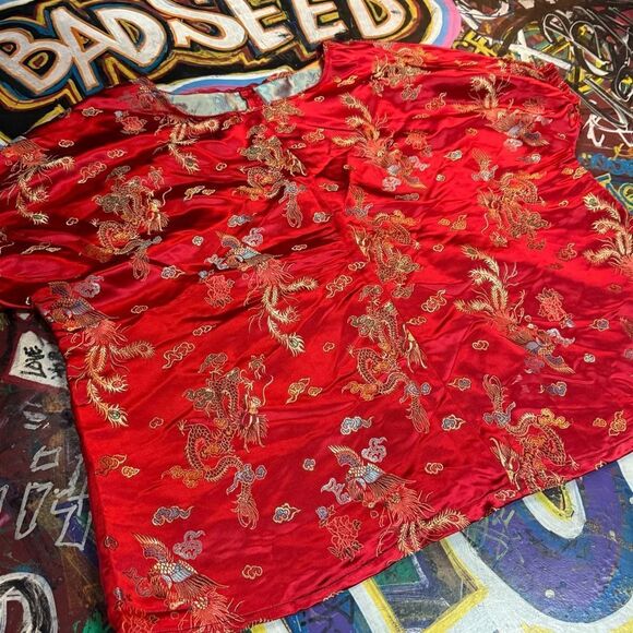 Vintage 1970s Red Silk Embroidered Dragon Top – Women’s Est. Medium/Large - Picture 3 of 9